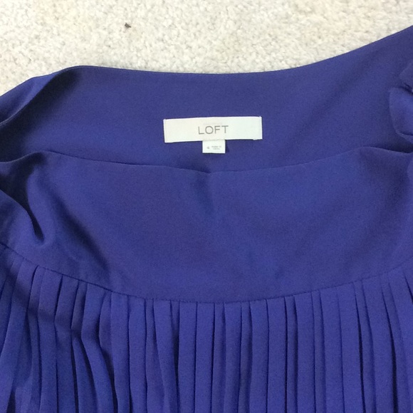 Ann Taylor Loft Pleated Skirt Size 4 - Picture 2 of 2